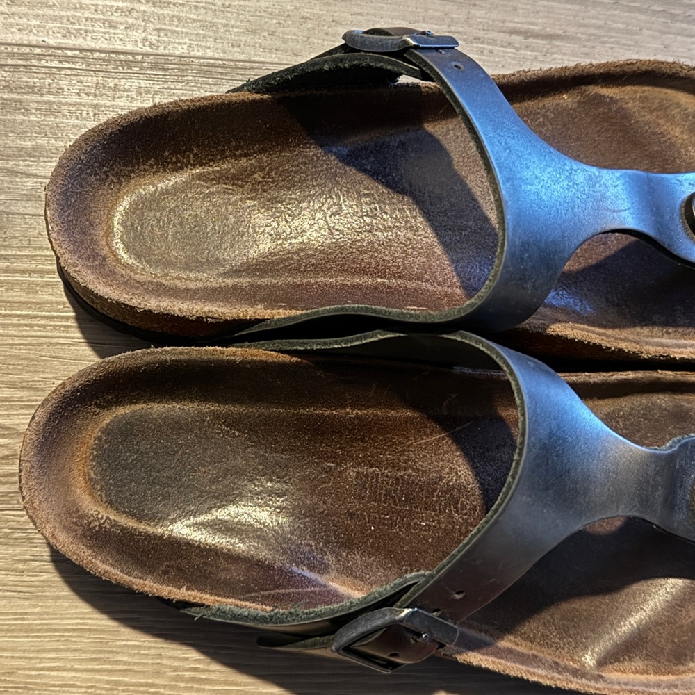 Birkenstock Gizeh Sandal Size 7 EU 38 Bronze - Picture 7 of 8